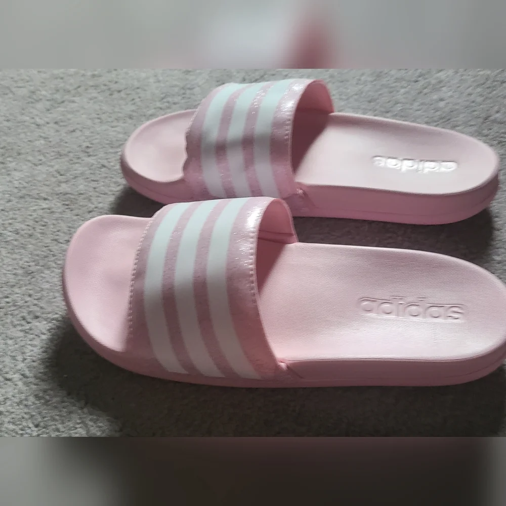 Women's Adidas Pink + White Slip On Sandals Size US 5 - Picture 3 of 8
